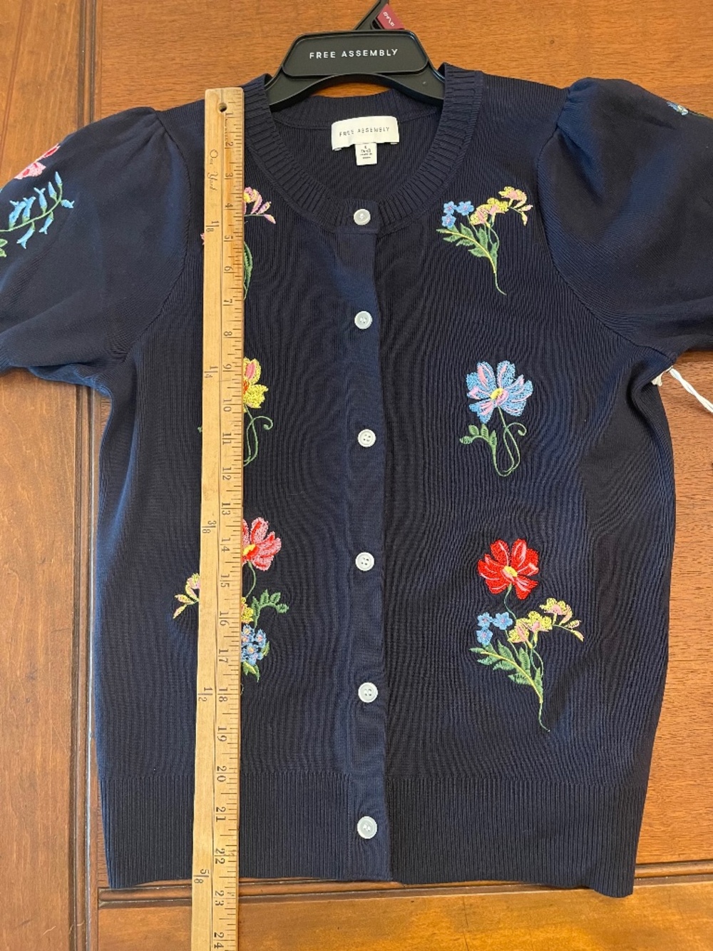 Free Assembly Navy Floral Embroidered Puff Sleeve Cardigan NWT - Picture 15 of 16